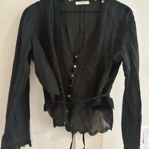Doen Black Buttoned Blouse with Lace Details